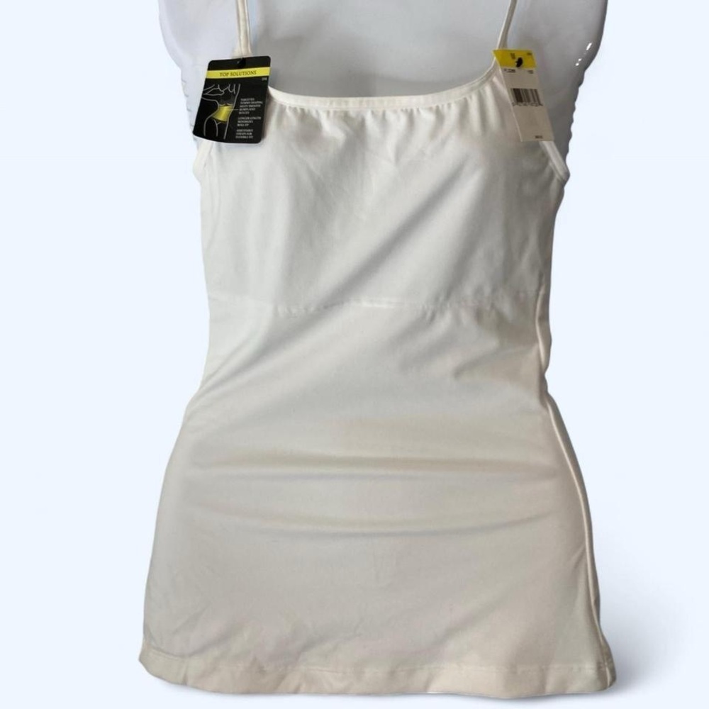White tank top Size M Maidenform NWT